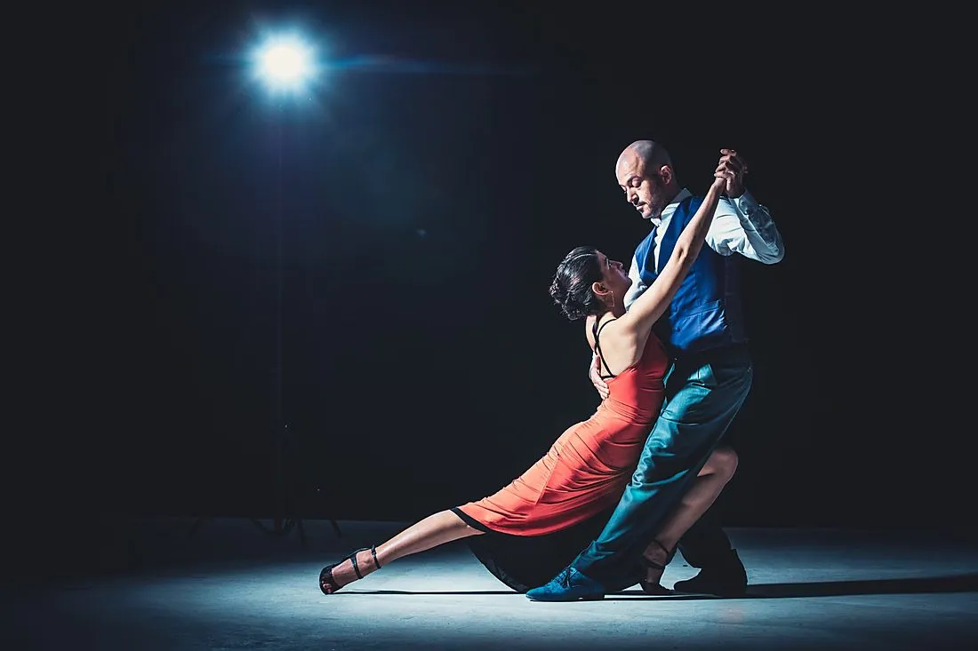 a salsa dance class